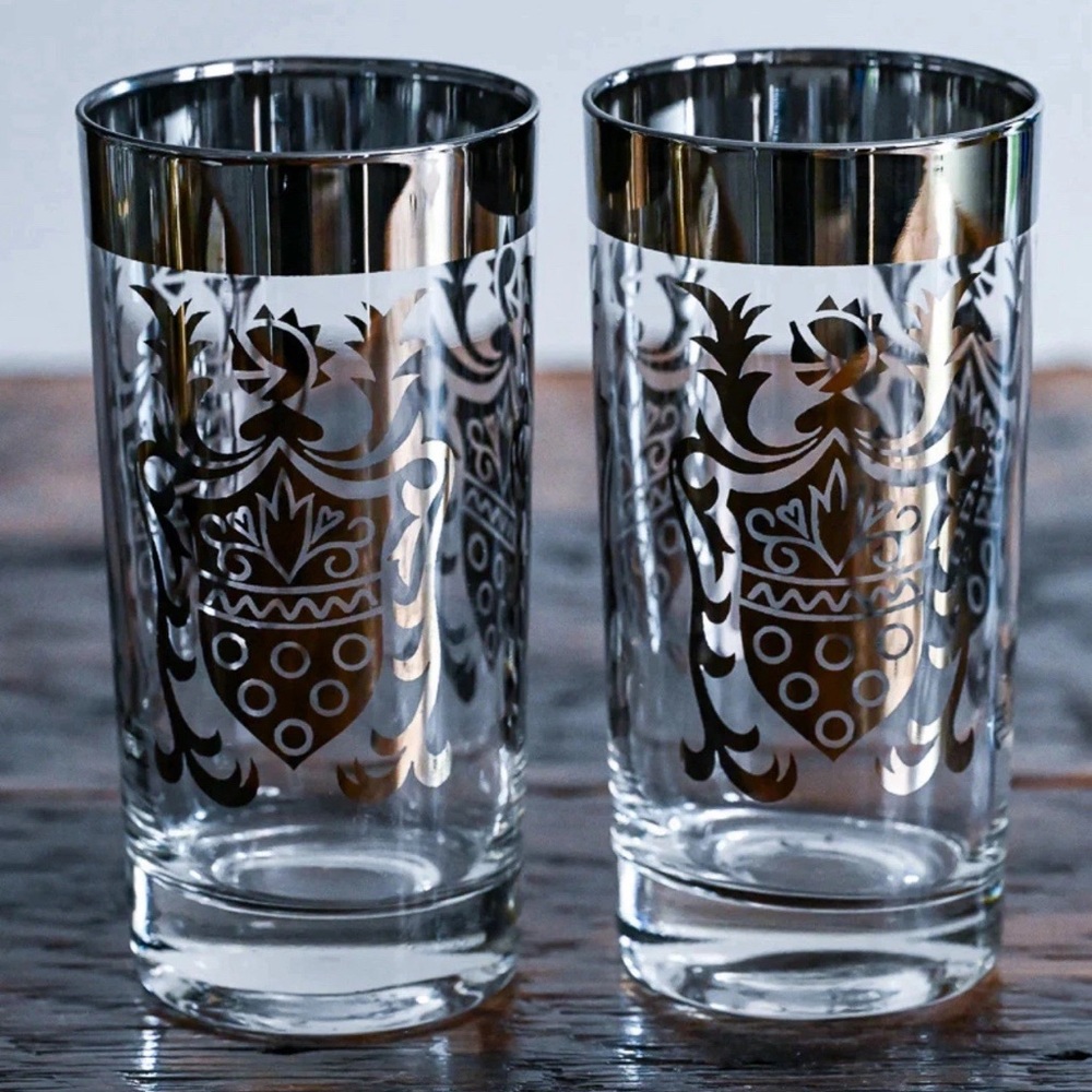 2 Glasses 🔥 Kimiko Silver Knight Coat of Arms MCM Highball Glasses